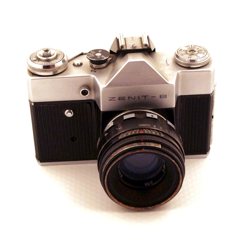 KRA 0480 - Zenit-B latin (1968-1973) 35mm 24x36; Helios-44-2 2/58; SV 1/500 
