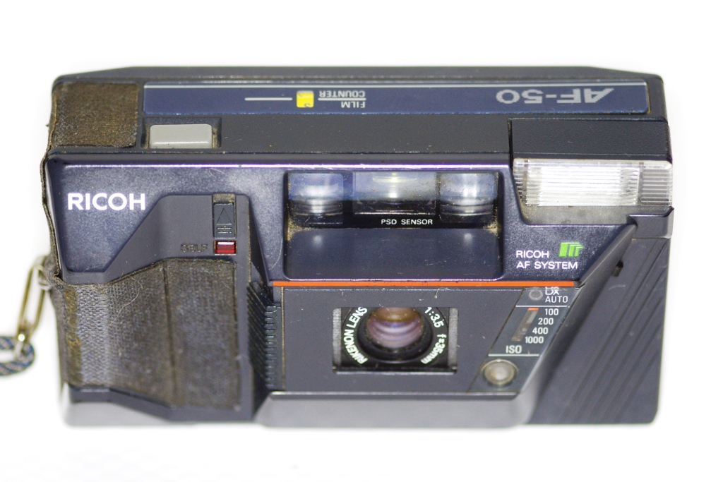 RIK 0650 - RICOH AF-50 (1985) 35 mm 24x36; Rikenon 3.5/35; Program 1/500