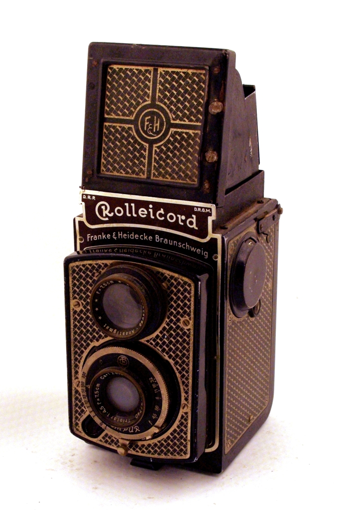 ROL 0750 - Rolleicord I (1934-1936) rollfilm 6x6; Triotar 4.5/7.5 cm; Compur 1/300