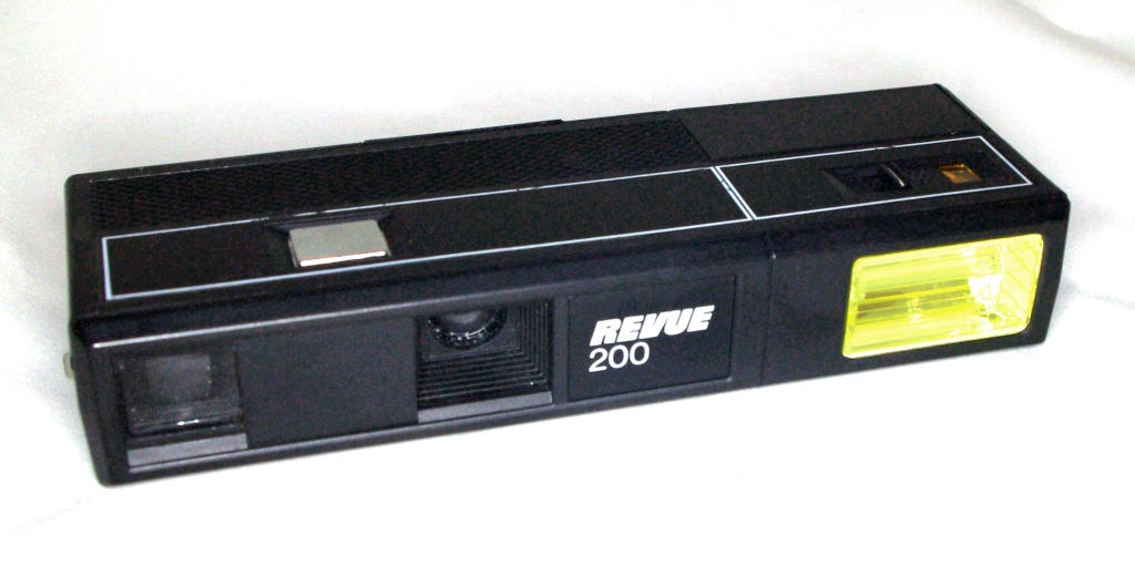 REV 0934 - REVUE pocket flash 200 (1979) minifilm 13x17; Revuetar 5.6; Simple 1/90  