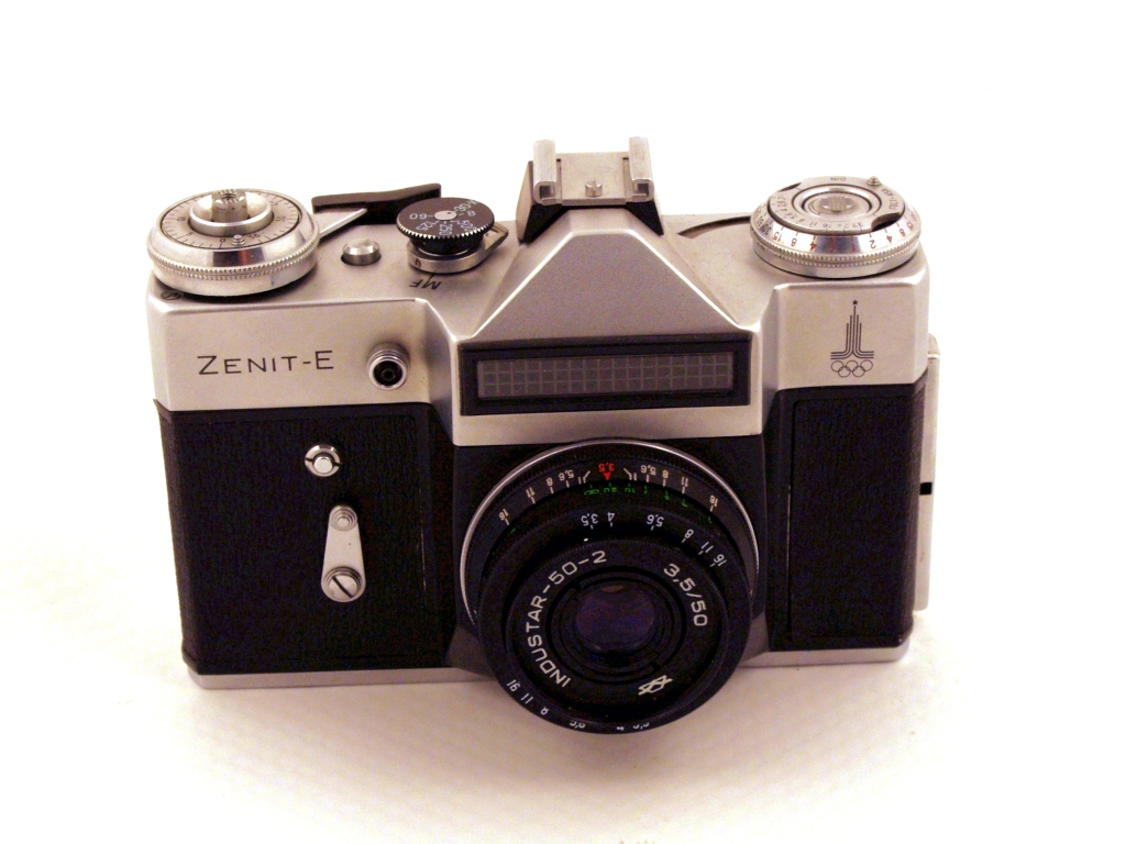 KRA 0530 - Zenit-E latin 'Olympia logo' (1977-1979) 35mm 24x36; Industar-50-2 3.5/50; SV 1/500