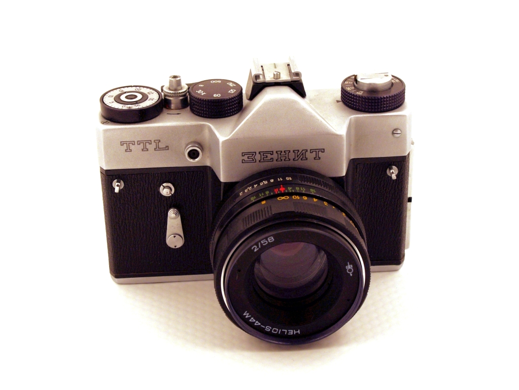 KRA 0570 - Zenit TTL cyrill chrom (1977-1985) 35mm 24x36; Helios-44M 2/58; SV 1/500