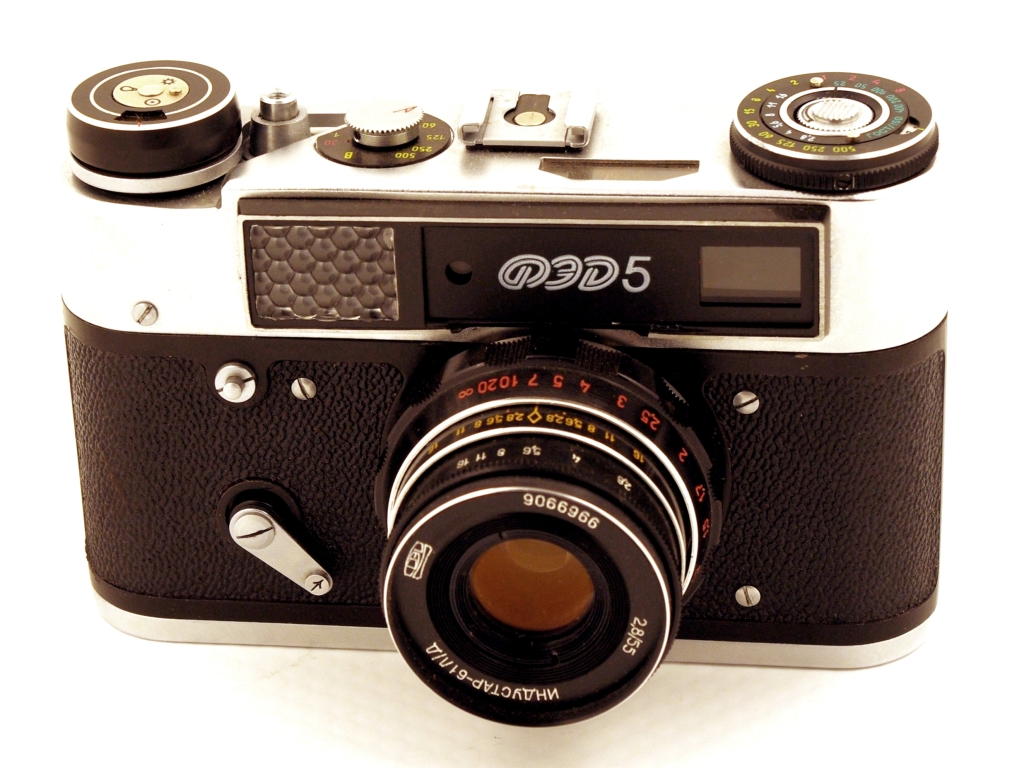 FED 0240 - FED-5A black cyrill (1977-1990) 35 mm 24x36; Industar-61 L/D 2.8/55; SV 1/500