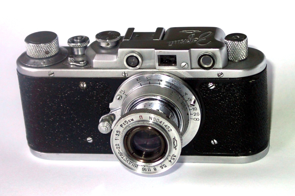 KRA 0600 ZORKI (1948-1956) 35 mm 24x36; Industar-22 3.5_5 cm; SV 1_500