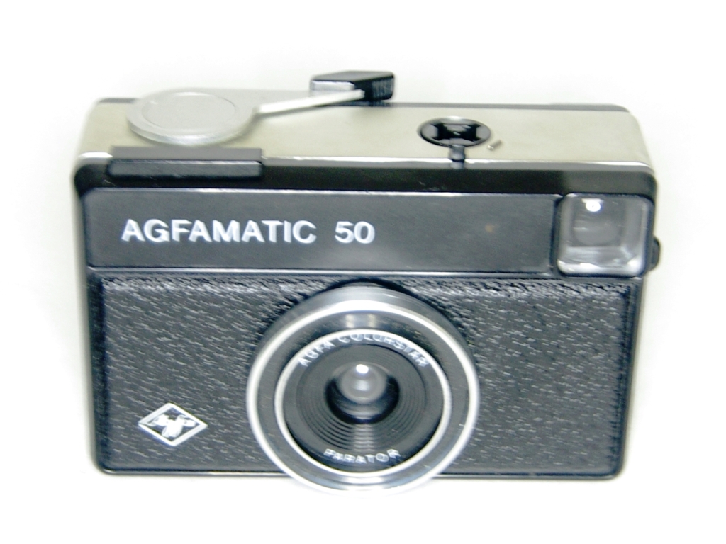 AGF 0110 - AGFA AGFAMATIC 50 (1972) casette 28x28; AGFA COLORSTAR 11/40; PARATOR