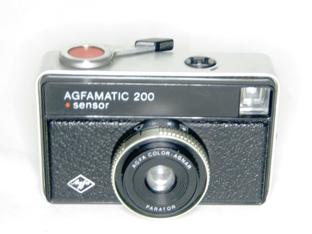 AGF 0160 - AGFA AGFAMATIC 200 sensor (1972) casette 28x28; COLOR AGNAR 8.2/44; PARATOR