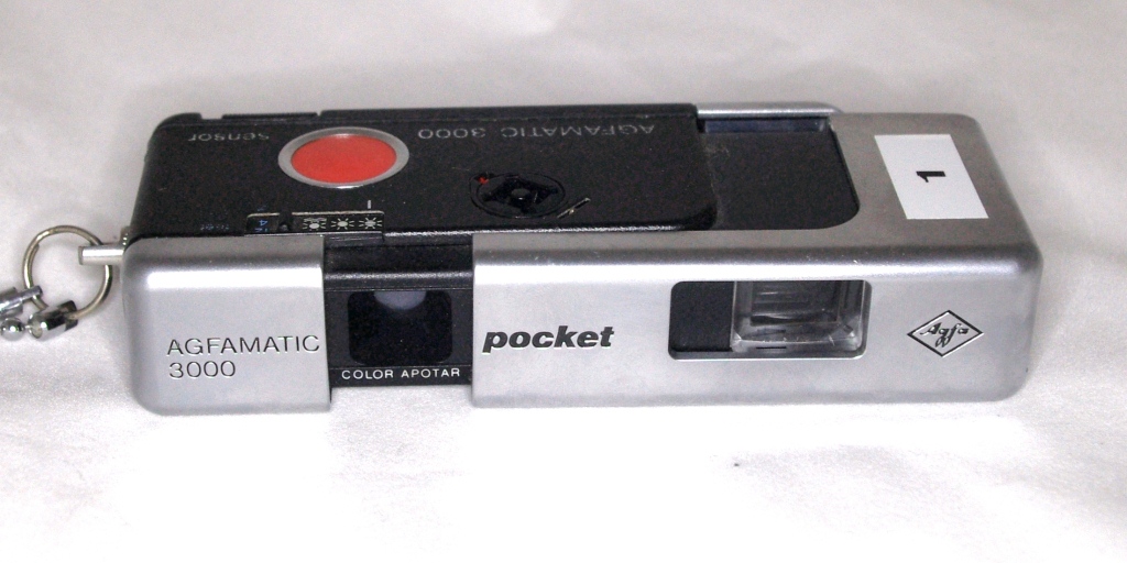 AGF 0541 - AGFAMATIC 3000 sensor (1974) minifilm 13x17; color apotar 6.5/­27; 2 szektoros részár  
