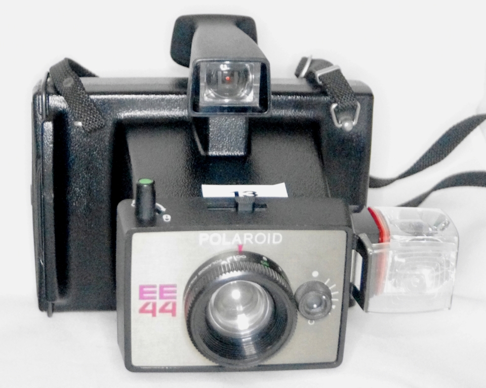 POL 0810 - Polaroid EE44 (1976-1977) gyorskép 8.5x10.5; Polaroid Polartriplet 9.2/114; EL 1/500