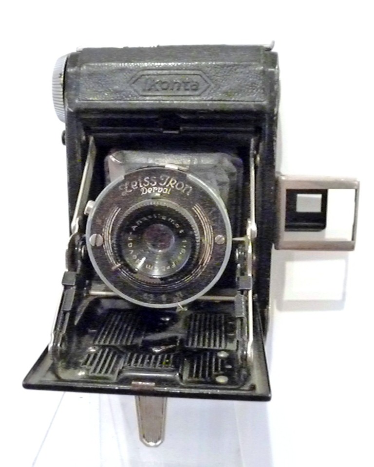 ZIK 2280 - ZEISS IKON IKONTA 520_18 (1931-1935) rollfilm 3x4; Novar 6.5/5 cm; Derval 1/25-1/75