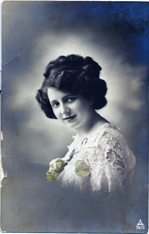  Színezett fénykép. (1912) 
