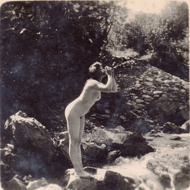 Játék a patakban (1910 k.)